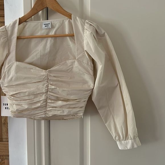 Aritzia Sunday best Giselle top in petal xs puff sleeve blouse - Picture 4 of 11